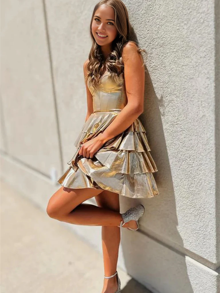 Vestidos de fiesta de satén dorado en capas sin tirantes, vestidos formales de noche para el regreso a casa